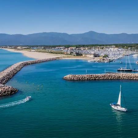 30m2 Classe 2 Etoiles Atout France 200m Port Plages Commerces