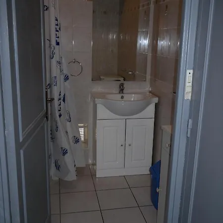 30m2 Classe 2 Etoiles Atout France 200m Port Plages Commerces *