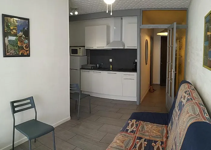 30m2 Classé 2 étoiles Atout France 200m Port Plages Commerces *